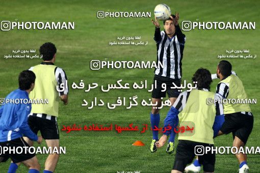 1041113, Tehran, , Esteghlal Football Team Training Session on 2011/10/17 at Shahid Dastgerdi Stadium