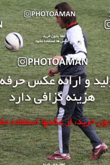 1050129, Tehran, , Persepolis Football Team Training Session on 2011/12/25 at Derafshifar Stadium