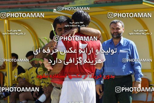 1068010, Tehran, [*parameter:4*], لیگ برتر فوتبال ایران، Persian Gulf Cup، Week 26، Second Leg، Persepolis 1 v 0 Fajr-e Sepasi Shiraz on 2002/05/28 at Azadi Stadium