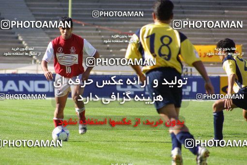 1068166, Tehran, [*parameter:4*], Iran Pro League، Persian Gulf Cup، 2001-02 season، Second Leg، Week 26، Persepolis ۱ v ۰ Fajr-e Sepasi Shiraz on 2002/05/28 at Azadi Stadium