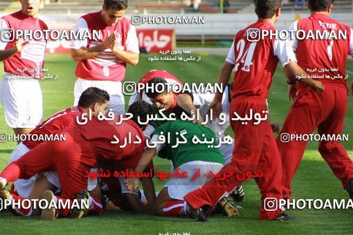 1068091, Tehran, [*parameter:4*], Iran Pro League، Persian Gulf Cup، 2001-02 season، Second Leg، Week 26، Persepolis ۱ v ۰ Fajr-e Sepasi Shiraz on 2002/05/28 at Azadi Stadium