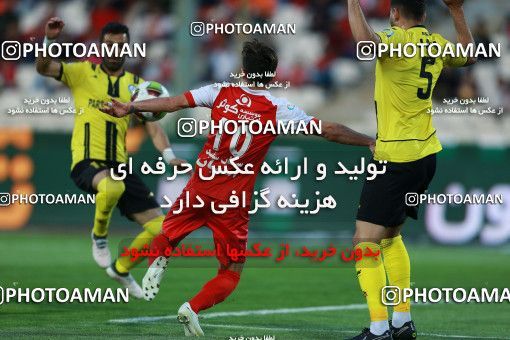 1106945, Tehran, [*parameter:4*], Iran Pro League، Persian Gulf Cup، 2017-18 season، Second Leg، Week 28، Persepolis ۱ v ۱ Pars Jonoubi Jam on 2018/04/11 at Azadi Stadium