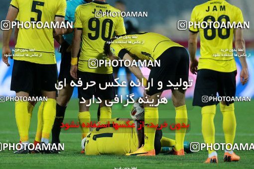 1089389, Tehran, [*parameter:4*], Iran Pro League، Persian Gulf Cup، 2017-18 season، Second Leg، Week 28، Persepolis ۱ v ۱ Pars Jonoubi Jam on 2018/04/11 at Azadi Stadium