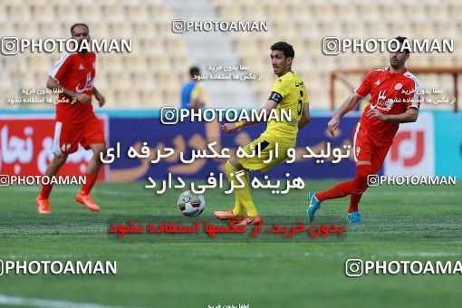 1094055, Tehran, [*parameter:4*], Iran Pro League، Persian Gulf Cup، 2017-18 season، Second Leg، Week 28، Naft Tehran ۰ v ۱ Padideh Mashhad on 2018/04/13 at Takhti Stadium