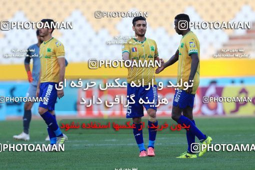 1095984, Isfahan, [*parameter:4*], Iran Pro League، Persian Gulf Cup، 2017-18 season، Second Leg، Week 20، Zob Ahan Esfahan 2 v ۱ Sanat Naft Abadan on 2018/01/18 at Naghsh-e Jahan Stadium