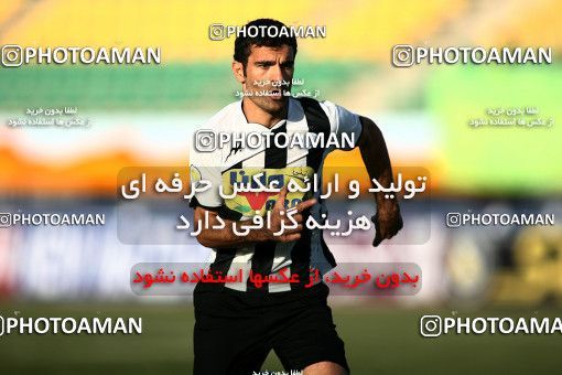 1098206, Qom, Iran, لیگ برتر فوتبال ایران، Persian Gulf Cup، Week 15، First Leg، Saba Qom 0 v 0 Tractor Sazi on 2010/11/11 at Yadegar-e Emam Stadium Qom