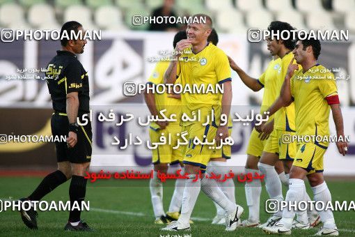 1099049, Tehran, [*parameter:4*], Iran Pro League، Persian Gulf Cup، 2010-11 season، First Leg، Week 15، Naft Tehran ۱ v ۰ Rah Ahan on 2010/11/12 at Shahid Dastgerdi Stadium