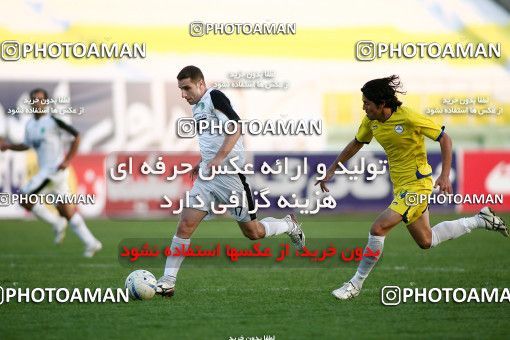 1098940, Tehran, [*parameter:4*], Iran Pro League، Persian Gulf Cup، 2010-11 season، First Leg، Week 15، Naft Tehran ۱ v ۰ Rah Ahan on 2010/11/12 at Shahid Dastgerdi Stadium