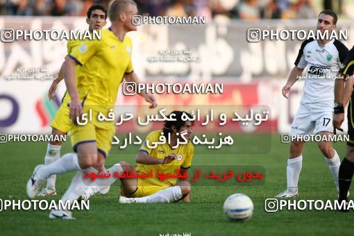 1098991, Tehran, [*parameter:4*], Iran Pro League، Persian Gulf Cup، 2010-11 season، First Leg، Week 15، Naft Tehran ۱ v ۰ Rah Ahan on 2010/11/12 at Shahid Dastgerdi Stadium