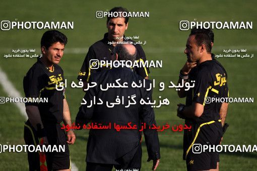 1100385, Tehran, [*parameter:4*], Iran Pro League، Persian Gulf Cup، 2010-11 season، First Leg، Week 15، Naft Tehran ۱ v ۰ Rah Ahan on 2010/11/12 at Shahid Dastgerdi Stadium