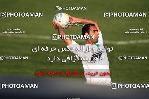 1100529, Tehran, [*parameter:4*], لیگ برتر فوتبال ایران، Persian Gulf Cup، Week 15، First Leg، Naft Tehran 1 v 0 Rah Ahan on 2010/11/12 at Shahid Dastgerdi Stadium