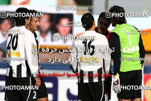 1108642, Qom, Iran, Iran Pro League، Persian Gulf Cup، 2010-11 season، First Leg، Week 17، Saba Qom ۱ v ۰ Malvan Bandar Anzali on 2010/12/03 at Yadegar-e Emam Stadium Qom