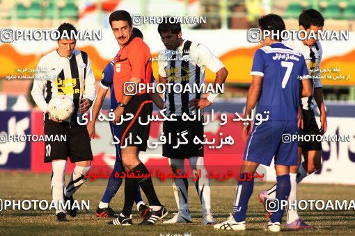 1108378, Qom, Iran, Iran Pro League، Persian Gulf Cup، 2010-11 season، First Leg، Week 17، Saba Qom ۱ v ۰ Malvan Bandar Anzali on 2010/12/03 at Yadegar-e Emam Stadium Qom