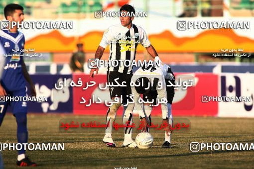 1108324, Qom, Iran, Iran Pro League، Persian Gulf Cup، 2010-11 season، First Leg، Week 17، Saba Qom ۱ v ۰ Malvan Bandar Anzali on 2010/12/03 at Yadegar-e Emam Stadium Qom