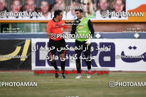 1108623, Qom, Iran, Iran Pro League، Persian Gulf Cup، 2010-11 season، First Leg، Week 17، Saba Qom ۱ v ۰ Malvan Bandar Anzali on 2010/12/03 at Yadegar-e Emam Stadium Qom