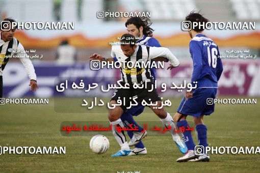 1108564, Qom, Iran, Iran Pro League، Persian Gulf Cup، 2010-11 season، First Leg، Week 17، Saba Qom ۱ v ۰ Malvan Bandar Anzali on 2010/12/03 at Yadegar-e Emam Stadium Qom