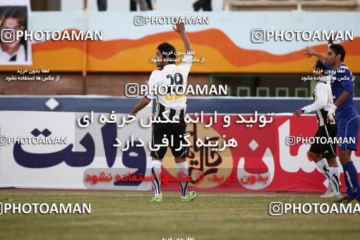 1108466, Qom, Iran, لیگ برتر فوتبال ایران، Persian Gulf Cup، Week 17، First Leg، Saba Qom 1 v 0 Malvan Bandar Anzali on 2010/12/03 at Yadegar-e Emam Stadium Qom