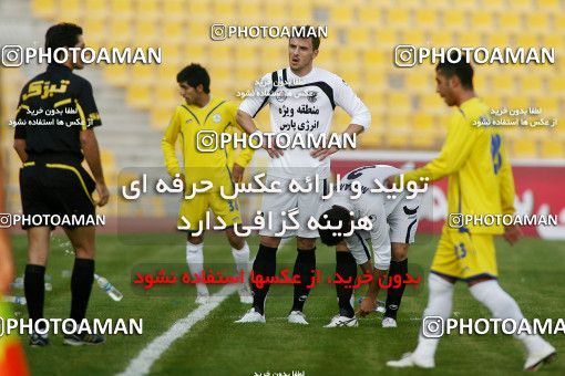 1109094, Tehran, [*parameter:4*], Iran Pro League، Persian Gulf Cup، 2010-11 season، First Leg، Week 17، Naft Tehran 2 v 2 Shahin Boushehr on 2010/12/04 at Takhti Stadium