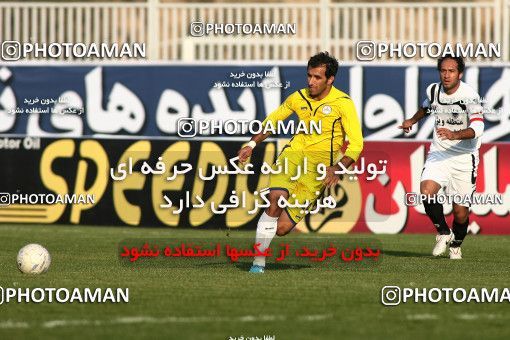 1109091, Tehran, [*parameter:4*], Iran Pro League، Persian Gulf Cup، 2010-11 season، First Leg، Week 17، Naft Tehran 2 v 2 Shahin Boushehr on 2010/12/04 at Takhti Stadium