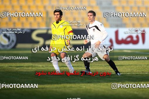 1108721, Tehran, [*parameter:4*], Iran Pro League، Persian Gulf Cup، 2010-11 season، First Leg، Week 17، Naft Tehran 2 v 2 Shahin Boushehr on 2010/12/04 at Takhti Stadium