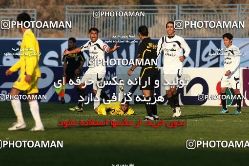 1108968, Tehran, [*parameter:4*], Iran Pro League، Persian Gulf Cup، 2010-11 season، First Leg، Week 17، Naft Tehran 2 v 2 Shahin Boushehr on 2010/12/04 at Takhti Stadium