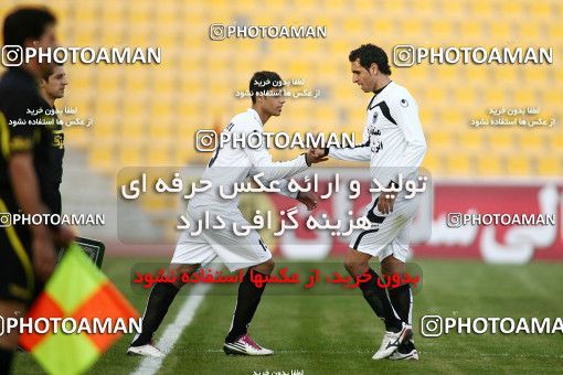 1109065, Tehran, [*parameter:4*], Iran Pro League، Persian Gulf Cup، 2010-11 season، First Leg، Week 17، Naft Tehran 2 v 2 Shahin Boushehr on 2010/12/04 at Takhti Stadium