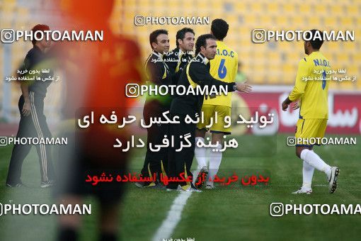 1108959, Tehran, [*parameter:4*], Iran Pro League، Persian Gulf Cup، 2010-11 season، First Leg، Week 17، Naft Tehran 2 v 2 Shahin Boushehr on 2010/12/04 at Takhti Stadium