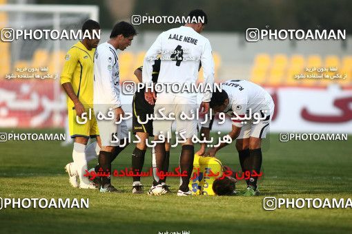 1108689, Tehran, [*parameter:4*], Iran Pro League، Persian Gulf Cup، 2010-11 season، First Leg، Week 17، Naft Tehran 2 v 2 Shahin Boushehr on 2010/12/04 at Takhti Stadium