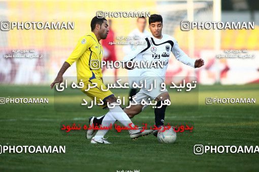 1109010, Tehran, [*parameter:4*], لیگ برتر فوتبال ایران، Persian Gulf Cup، Week 17، First Leg، Naft Tehran 2 v 2 Shahin Boushehr on 2010/12/04 at Takhti Stadium