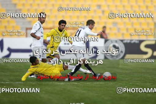 1109096, Tehran, [*parameter:4*], Iran Pro League، Persian Gulf Cup، 2010-11 season، First Leg، Week 17، Naft Tehran 2 v 2 Shahin Boushehr on 2010/12/04 at Takhti Stadium