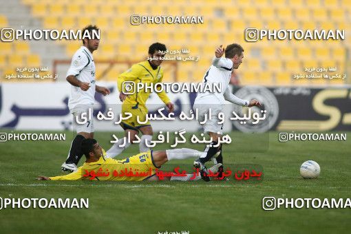 1108678, Tehran, [*parameter:4*], Iran Pro League، Persian Gulf Cup، 2010-11 season، First Leg، Week 17، Naft Tehran 2 v 2 Shahin Boushehr on 2010/12/04 at Takhti Stadium