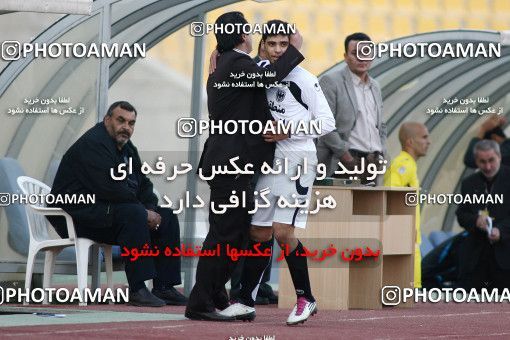 1108831, Tehran, [*parameter:4*], Iran Pro League، Persian Gulf Cup، 2010-11 season، First Leg، Week 17، Naft Tehran 2 v 2 Shahin Boushehr on 2010/12/04 at Takhti Stadium