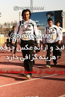 1109085, Tehran, [*parameter:4*], Iran Pro League، Persian Gulf Cup، 2010-11 season، First Leg، Week 17، Naft Tehran 2 v 2 Shahin Boushehr on 2010/12/04 at Takhti Stadium