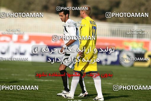 1108684, Tehran, [*parameter:4*], Iran Pro League، Persian Gulf Cup، 2010-11 season، First Leg، Week 17، Naft Tehran 2 v 2 Shahin Boushehr on 2010/12/04 at Takhti Stadium