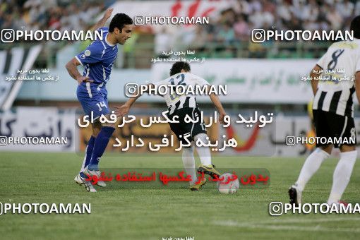 1151608, Qom, Iran, Iran Pro League، Persian Gulf Cup، 2010-11 season، First Leg، Week 10، Saba Qom ۱ v ۱ Esteghlal on 2010/10/10 at Yadegar-e Emam Stadium Qom