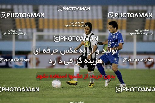 1151527, Qom, Iran, Iran Pro League، Persian Gulf Cup، 2010-11 season، First Leg، Week 10، Saba Qom ۱ v ۱ Esteghlal on 2010/10/10 at Yadegar-e Emam Stadium Qom