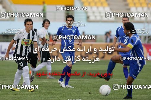 1151678, Qom, Iran, Iran Pro League، Persian Gulf Cup، 2010-11 season، First Leg، Week 10، Saba Qom ۱ v ۱ Esteghlal on 2010/10/10 at Yadegar-e Emam Stadium Qom