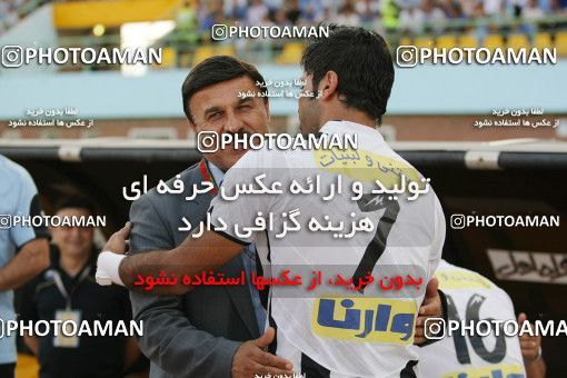 1151672, Qom, Iran, Iran Pro League، Persian Gulf Cup، 2010-11 season، First Leg، Week 10، Saba Qom ۱ v ۱ Esteghlal on 2010/10/10 at Yadegar-e Emam Stadium Qom