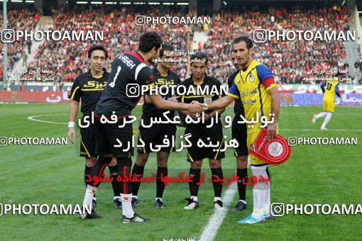 1157315, Tehran, [*parameter:4*], Iran Pro League، Persian Gulf Cup، 2010-11 season، First Leg، Week 14، Persepolis 3 v ۱ Naft Tehran on 2010/11/05 at Azadi Stadium