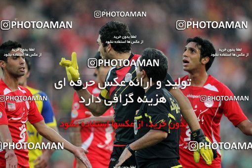 1156930, Tehran, [*parameter:4*], Iran Pro League، Persian Gulf Cup، 2010-11 season، First Leg، Week 14، Persepolis 3 v ۱ Naft Tehran on 2010/11/05 at Azadi Stadium