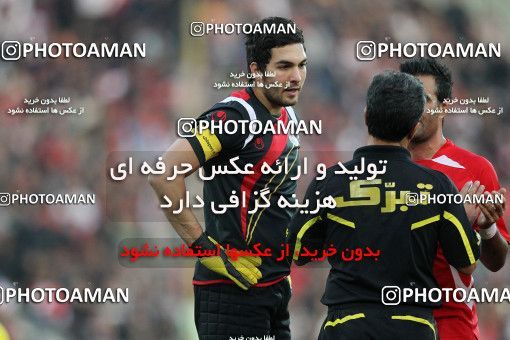 1156929, Tehran, [*parameter:4*], Iran Pro League، Persian Gulf Cup، 2010-11 season، First Leg، Week 14، Persepolis 3 v ۱ Naft Tehran on 2010/11/05 at Azadi Stadium