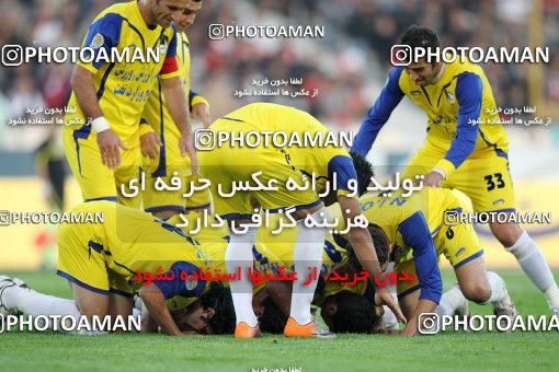 1157022, Tehran, [*parameter:4*], Iran Pro League، Persian Gulf Cup، 2010-11 season، First Leg، Week 14، Persepolis 3 v ۱ Naft Tehran on 2010/11/05 at Azadi Stadium