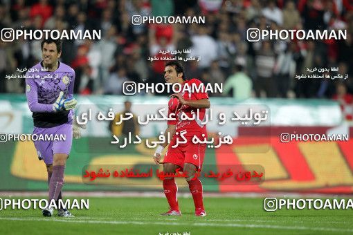 1157345, Tehran, [*parameter:4*], Iran Pro League، Persian Gulf Cup، 2010-11 season، First Leg، Week 14، Persepolis 3 v ۱ Naft Tehran on 2010/11/05 at Azadi Stadium