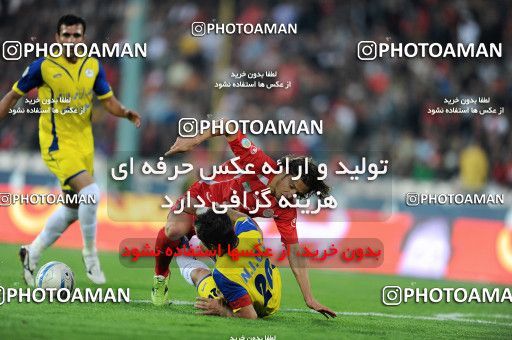 1156515, Tehran, [*parameter:4*], Iran Pro League، Persian Gulf Cup، 2010-11 season، First Leg، Week 14، Persepolis 3 v ۱ Naft Tehran on 2010/11/05 at Azadi Stadium