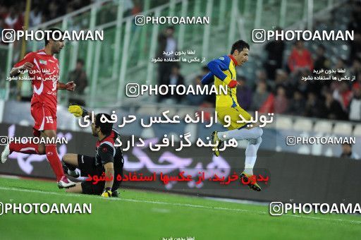 1156469, Tehran, [*parameter:4*], Iran Pro League، Persian Gulf Cup، 2010-11 season، First Leg، Week 14، Persepolis 3 v ۱ Naft Tehran on 2010/11/05 at Azadi Stadium