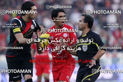 1156361, Tehran, [*parameter:4*], Iran Pro League، Persian Gulf Cup، 2010-11 season، First Leg، Week 14، Persepolis 3 v ۱ Naft Tehran on 2010/11/05 at Azadi Stadium