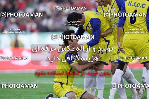 1156366, Tehran, [*parameter:4*], Iran Pro League، Persian Gulf Cup، 2010-11 season، First Leg، Week 14، Persepolis 3 v ۱ Naft Tehran on 2010/11/05 at Azadi Stadium