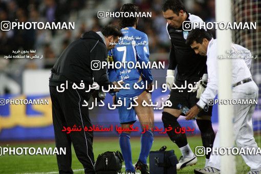 1160825, Tehran, [*parameter:4*], Iran Pro League، Persian Gulf Cup، 2010-11 season، First Leg، Week 15، Esteghlal 2 v ۱ Shahin Boushehr on 2010/11/12 at Azadi Stadium