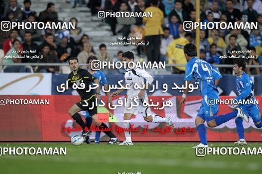 1161107, Tehran, [*parameter:4*], Iran Pro League، Persian Gulf Cup، 2010-11 season، First Leg، Week 15، Esteghlal 2 v ۱ Shahin Boushehr on 2010/11/12 at Azadi Stadium