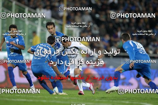 1161105, Tehran, [*parameter:4*], Iran Pro League، Persian Gulf Cup، 2010-11 season، First Leg، Week 15، Esteghlal 2 v ۱ Shahin Boushehr on 2010/11/12 at Azadi Stadium